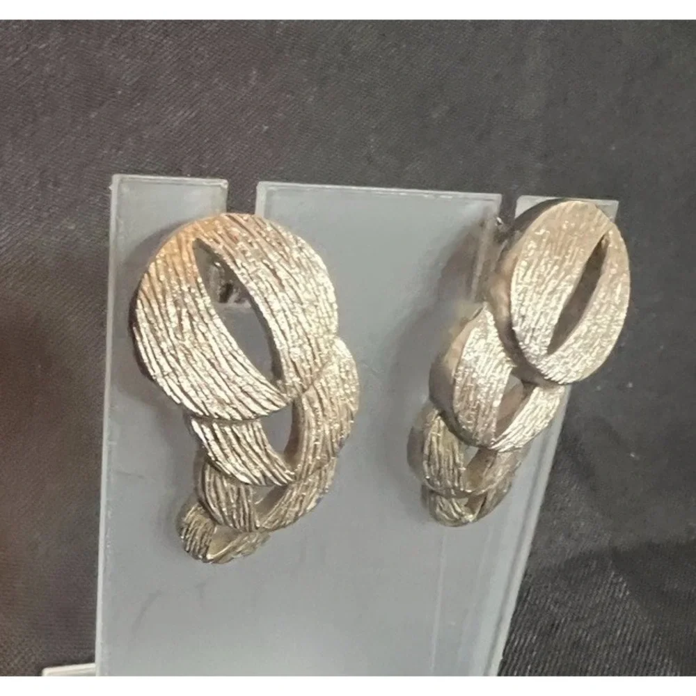 Vintage Monet Clip On Earrings Tone‎ Textured Mid Century Silver Retro Circles